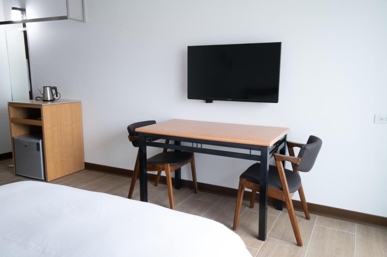 Liann Hotel Taichung Luaran gambar